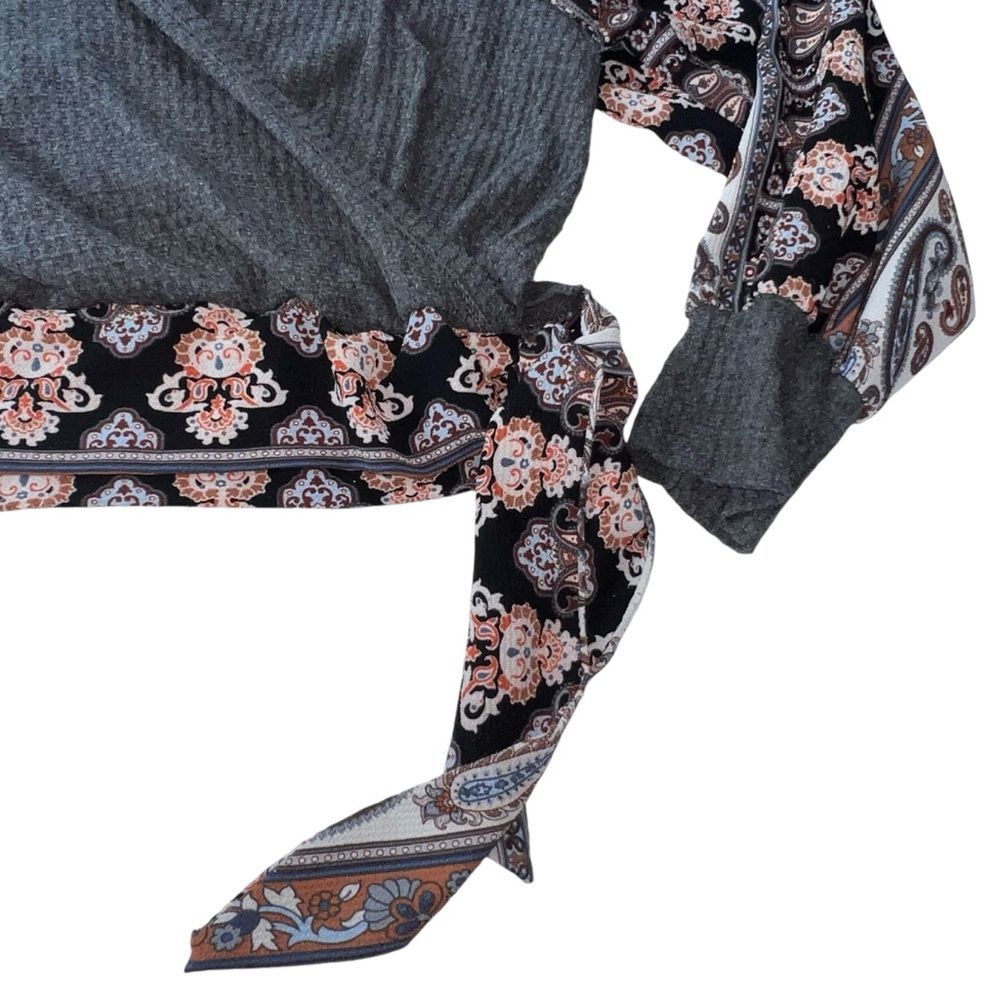 Blu Pepper Faux Wrap Pullover Shirt Medium Long Sleeves Paisley - Picture 9 of 9
